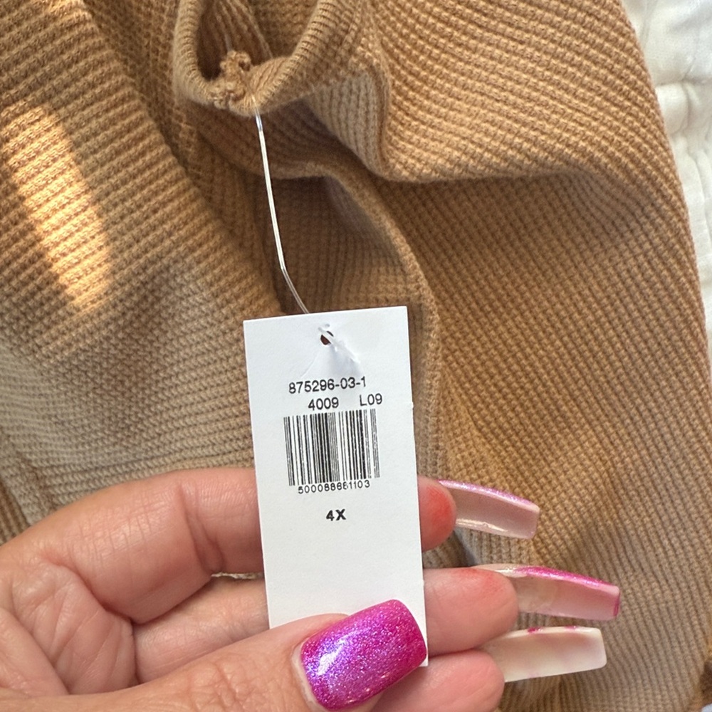 Old Navy Tan Button-Front Tank Top - Picture 3 of 4